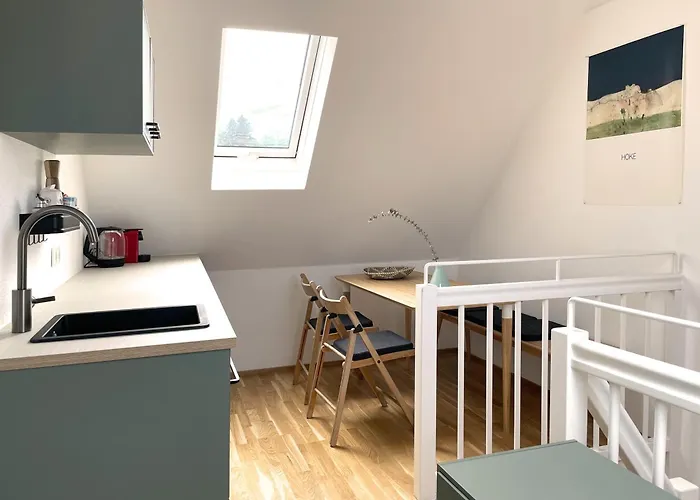 Bright + Cozy Dachgeschoss Maisonette Im Zentrum