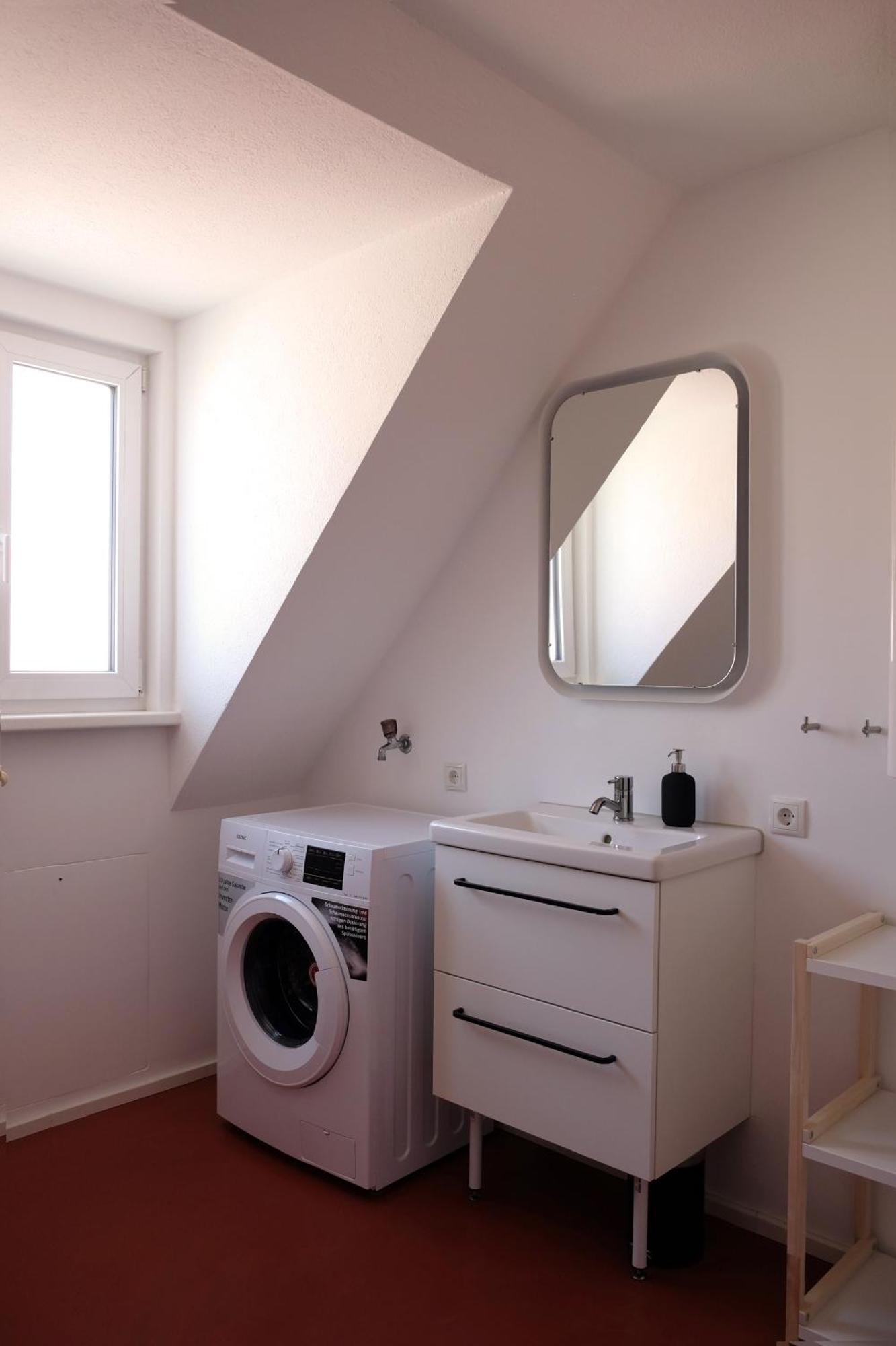 Bright + Cozy Dachgeschoss Maisonette Im Zentrum *